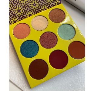 Juvias place eyeshadow palette Saharan 2